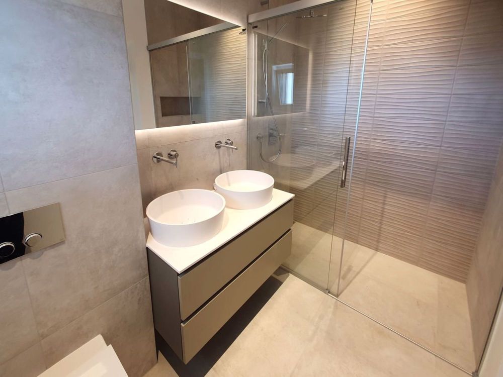 Traumhafter Blick auf den See - mit Balkon und Garten - Bild 6