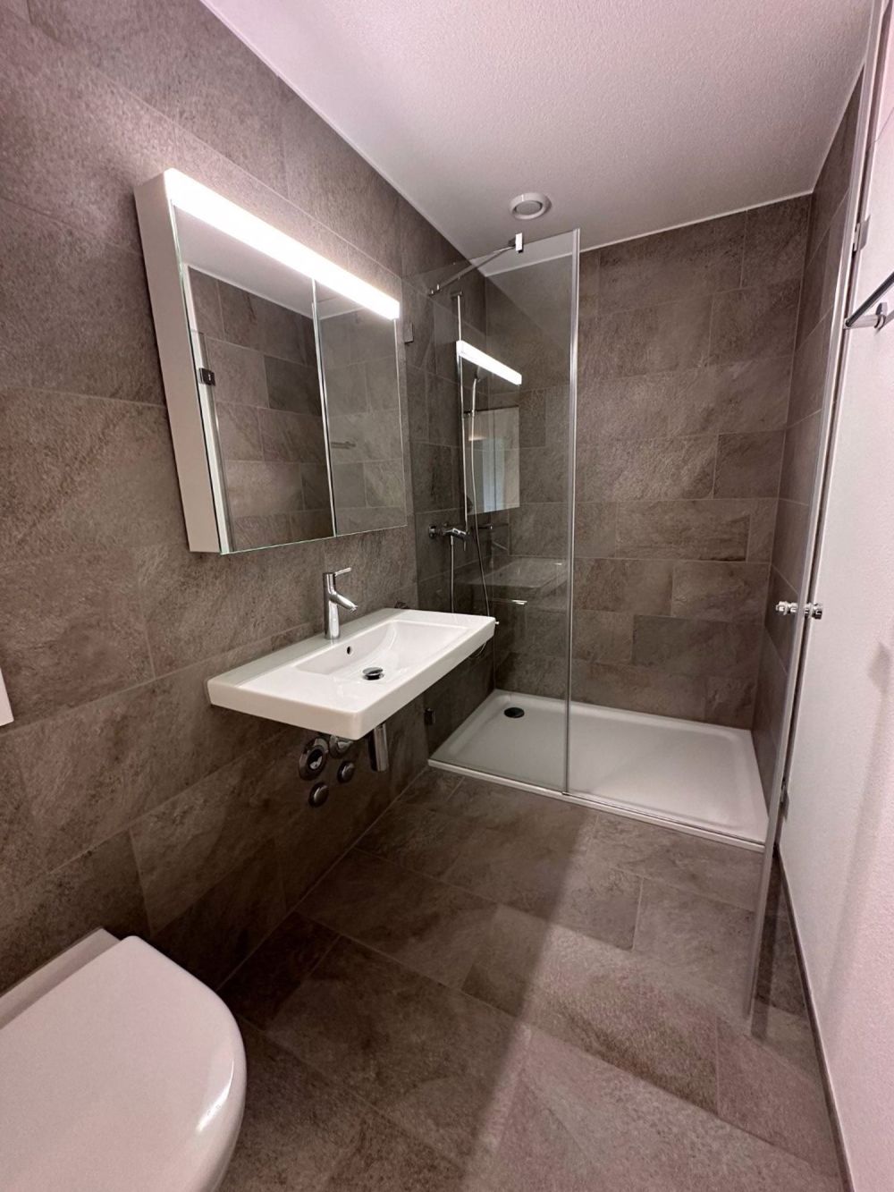 Komfortable und gut möblierbare 3.5-Zimmer-Wohnung - Dusche/WC