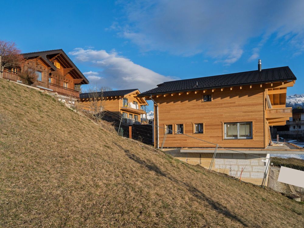 Chalet neuf à Lens - 4 chambres, vue montagne et fitness - Bild 7