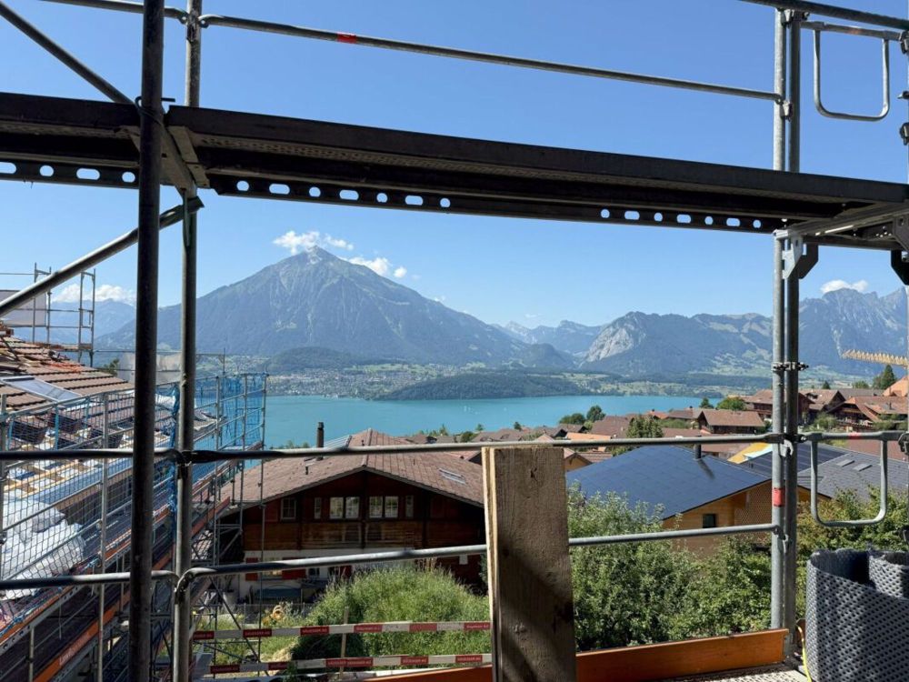 der Innenausbau und die attraktive Aussicht warten - Bild 11