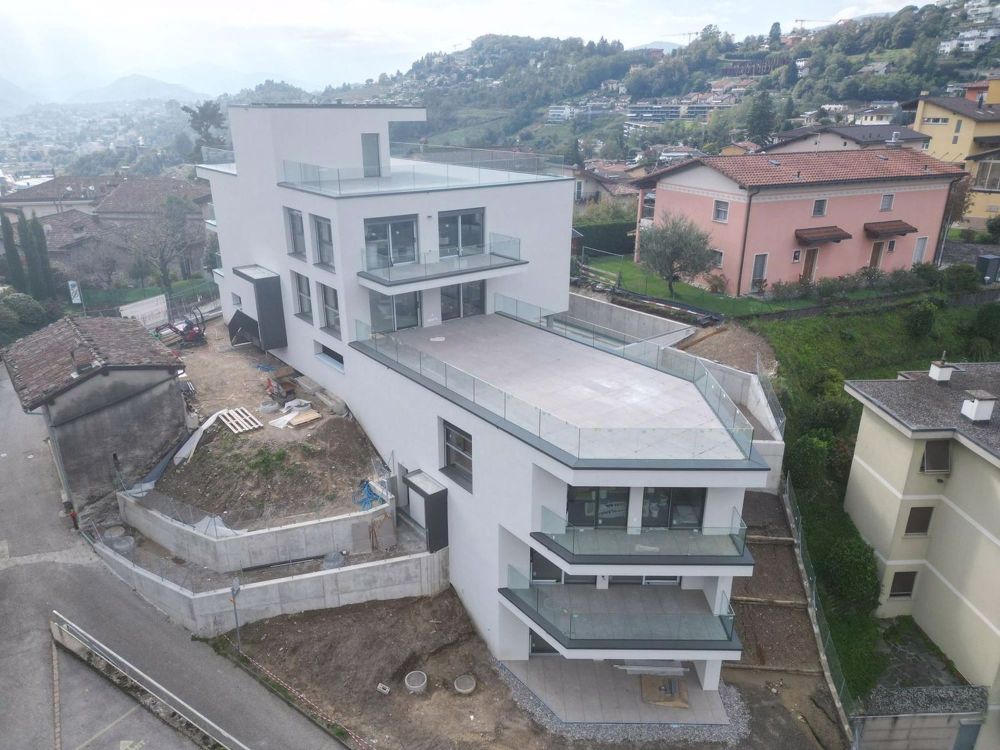 CANOBBIO – DACHGESCHOSS IN RESIDENZ RHOSE, DIE PERFEKTE VERBINDUNG ZWISCHEN NATUR UND KOMFORT - Bild 3