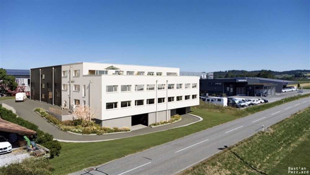 Neue Gewerbeflächen im 1. Obergeschoss, nach Ermessen des Mieters umbaubar - Bild 2