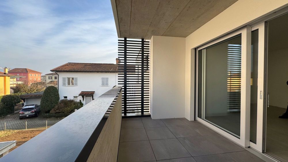 Elegantes 3.5-Zimmer-Apartment mit Terrasse in neuer Residenz - Bild 1