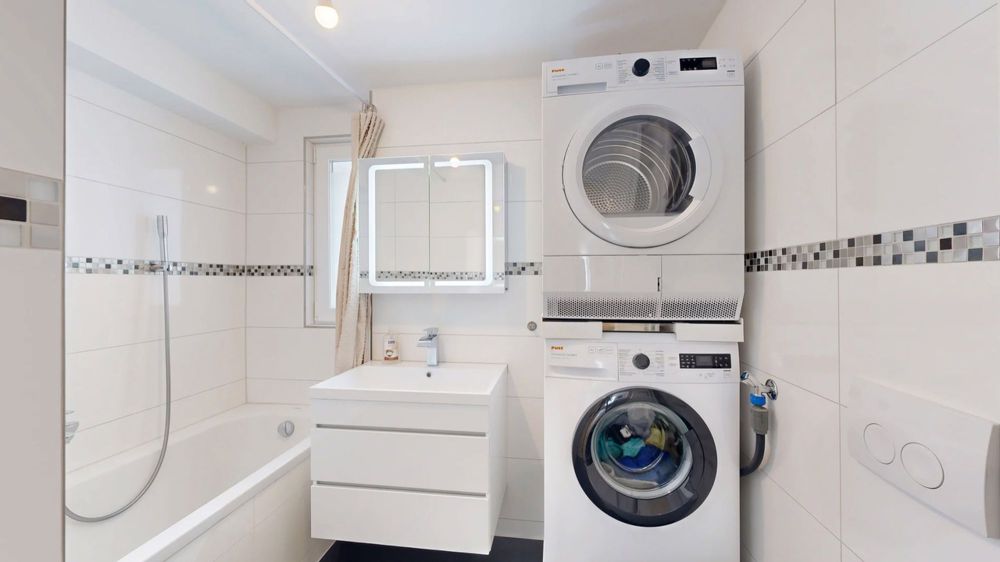 Moderne 3.5-Zimmer-Wohnung mit Balkon und Aussenparkplatz - Bad