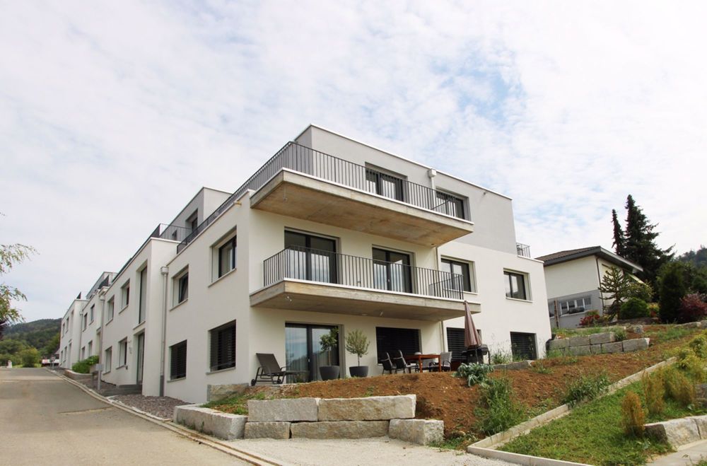 grosszügige Wohnung mit sehr modernem Ausbaustandart - Aussen.JPG