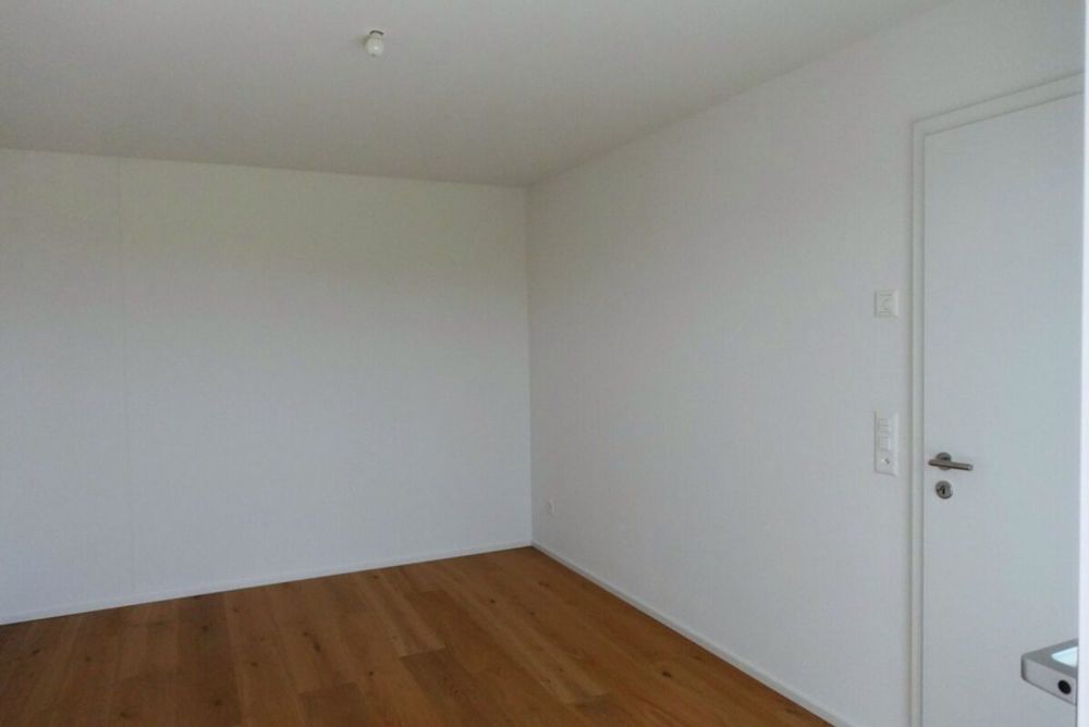 2.5 Zimmer Attikawohnung mit Fernsicht in Derendingen - Schlafzimmer