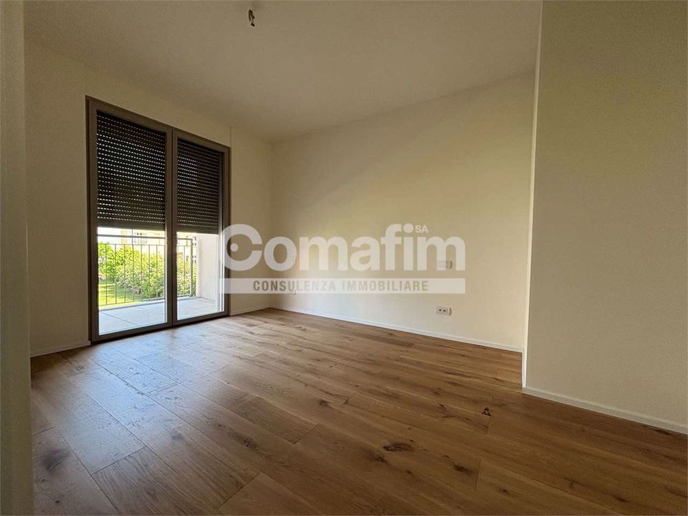 Chiasso : 2.5 locali al 1°P - Moderno con terrazzo - Bild 9