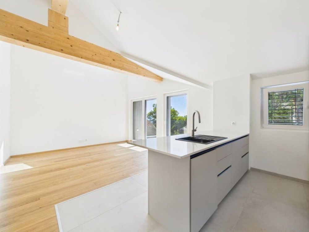 Wohnung 4.5 Zimmer in Concise - Bild 2