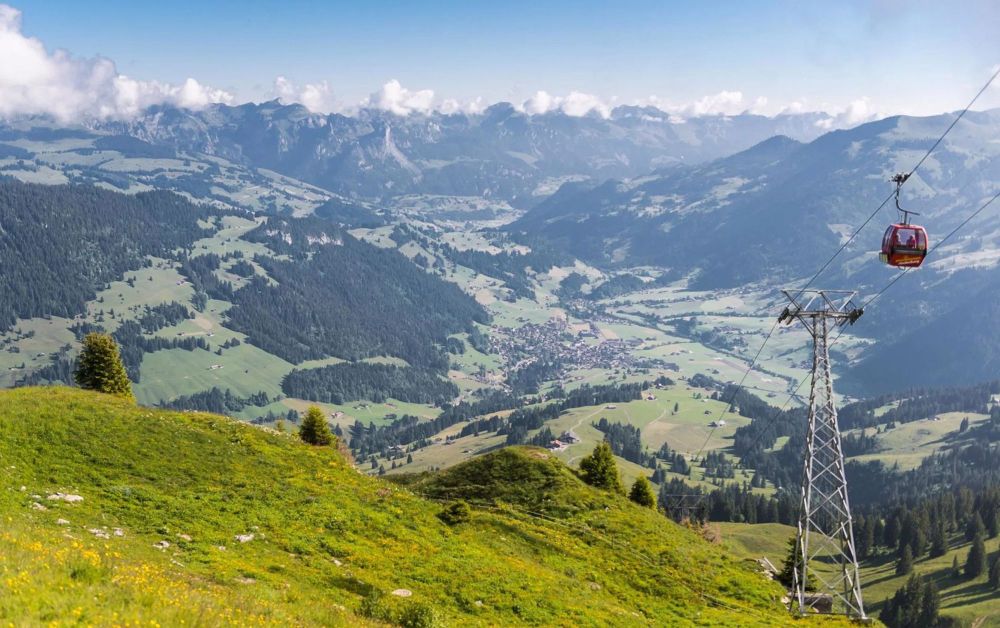 ImmoWyss - Neubau Doppeleinfamilienhaus «Eggetli» an schönster Lage. - Beliebtes Ausflugsziel in Zweisimmen; der Rinderberg