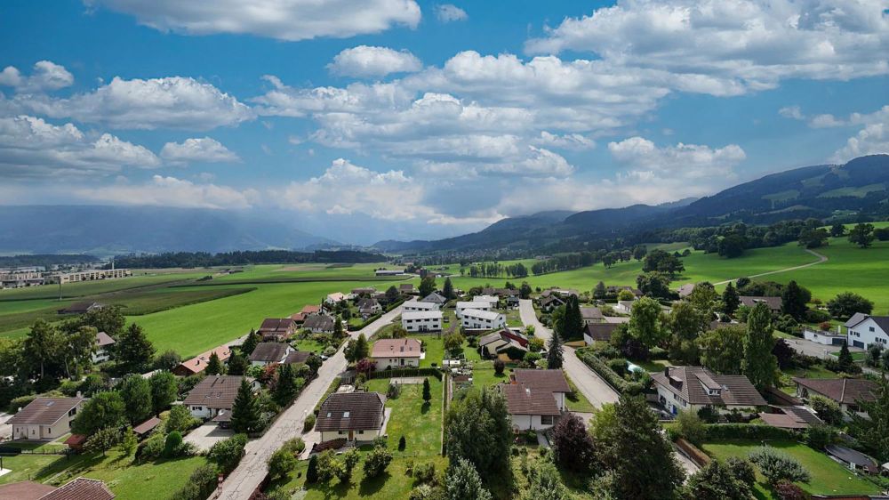 Villa mit Anbau in Bulle - Bild 1