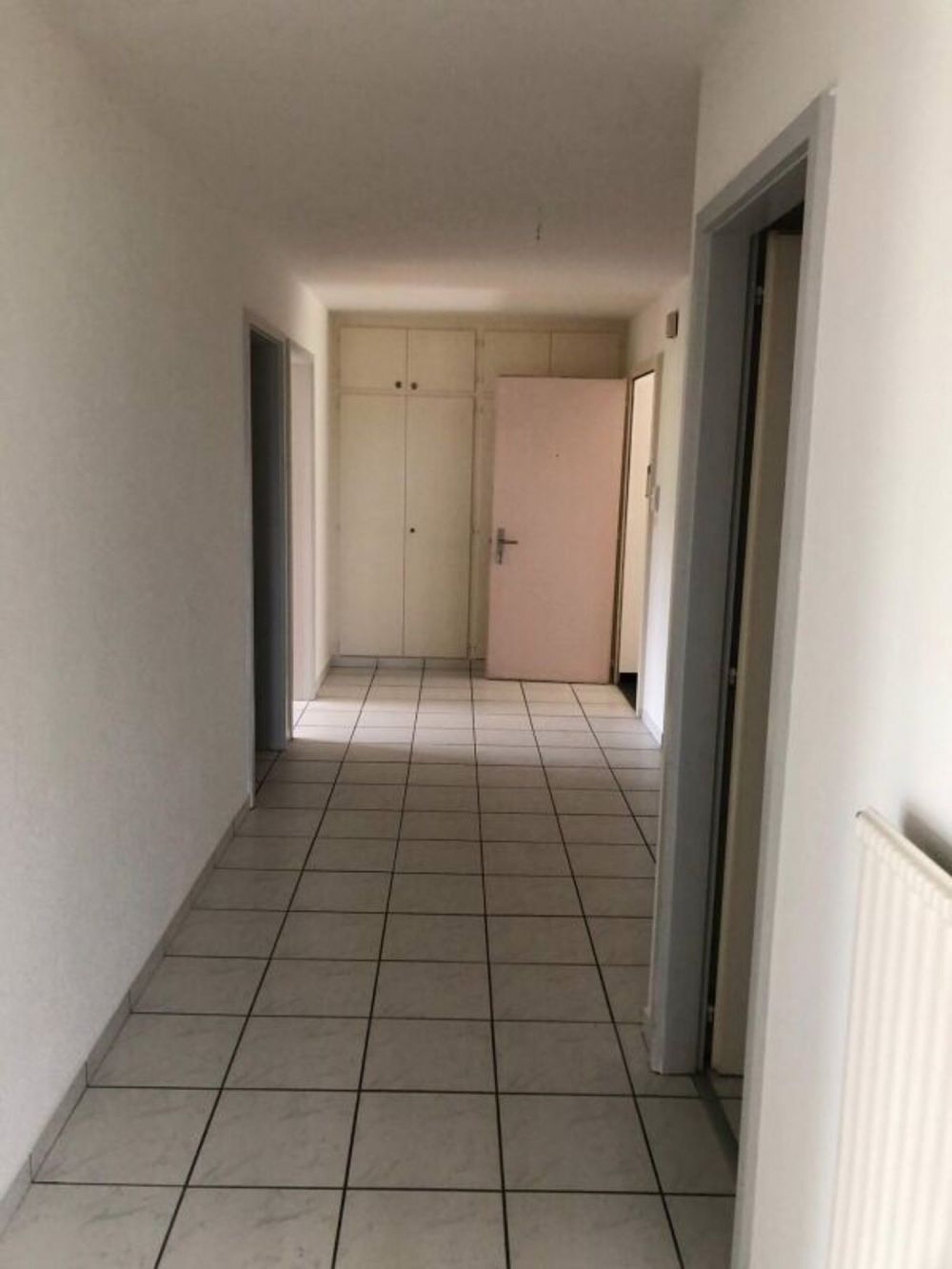 Großzügiger Komfort im 1. Stock in Villaraboud - Bild 9