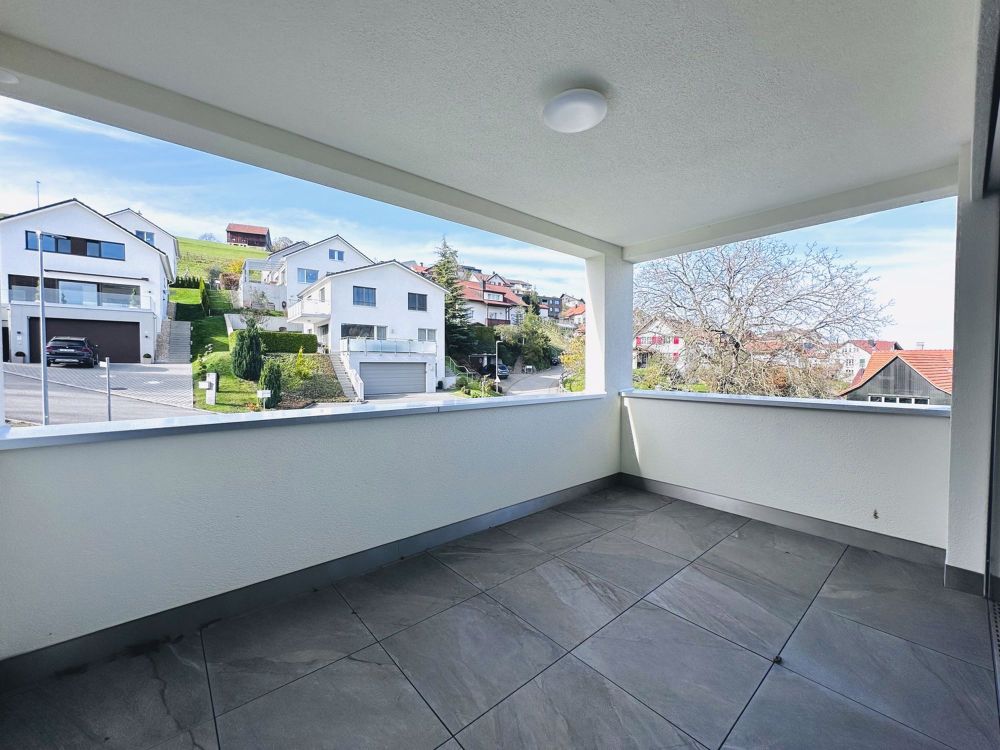 Einzigartige Gelegenheit: Stilvolle 4.5-Zimmer-Wohnung am Dorfrand von Heiden AR - Balkon