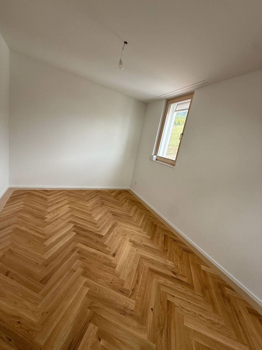 Neugebaute 4.5-Zimmer-Maisonettewohnung in ruhiger Lage in Blauen - Bild 10