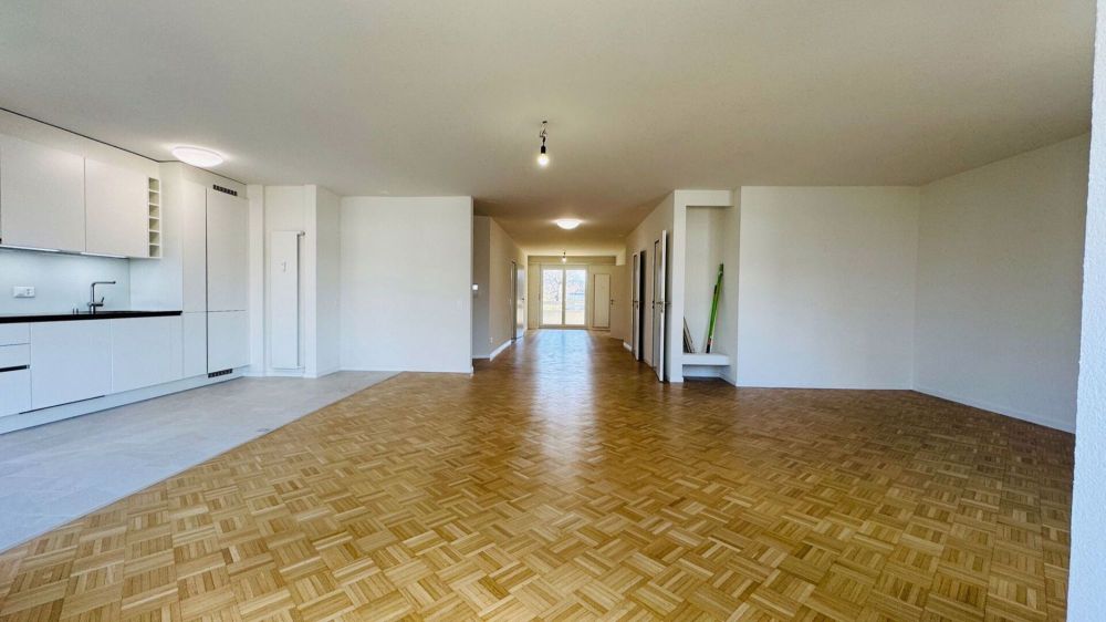 Frisch sanierte Wohnung mit Lift & TG – sofort verfügbar, möbliert oder unmöbliert - Bild 3