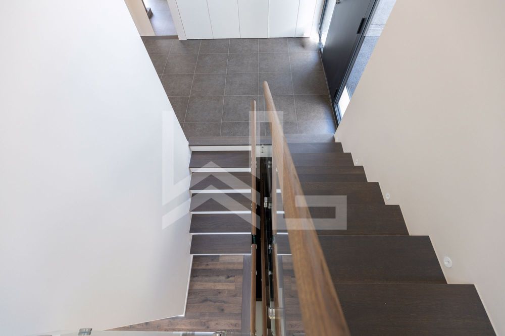 Schönes Anwesen mit außergewöhnlichem Blick auf den See und die Alpen - Bild 9