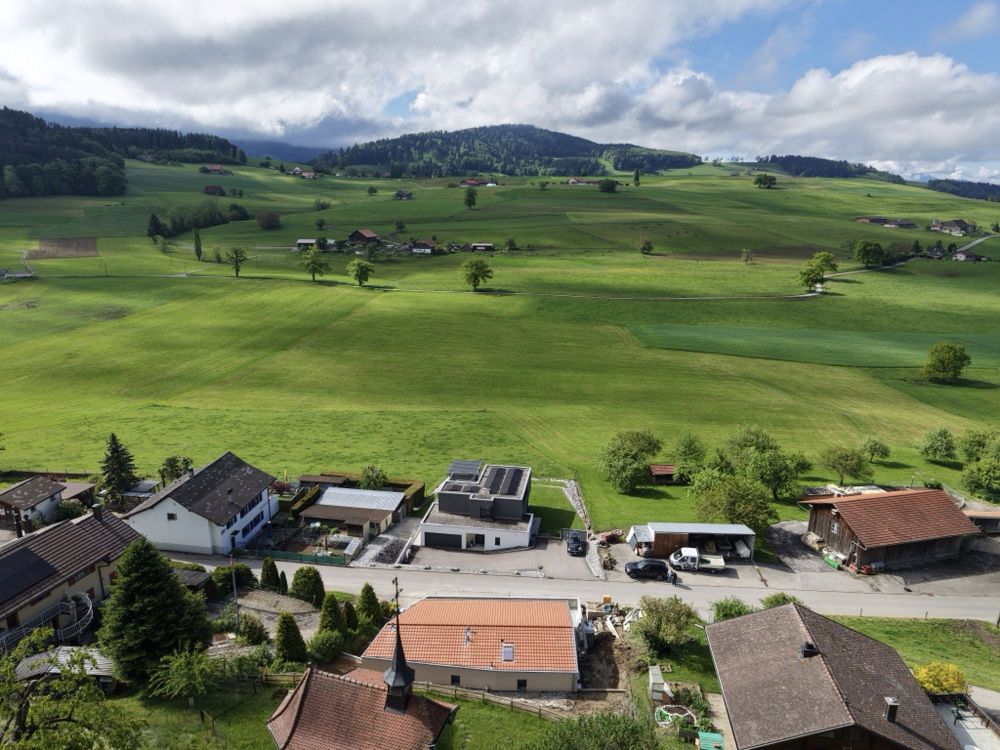 EINZELNE VILLA NEU - 2 WOHNUNGEN - PANORAMABLICK - Bild 3