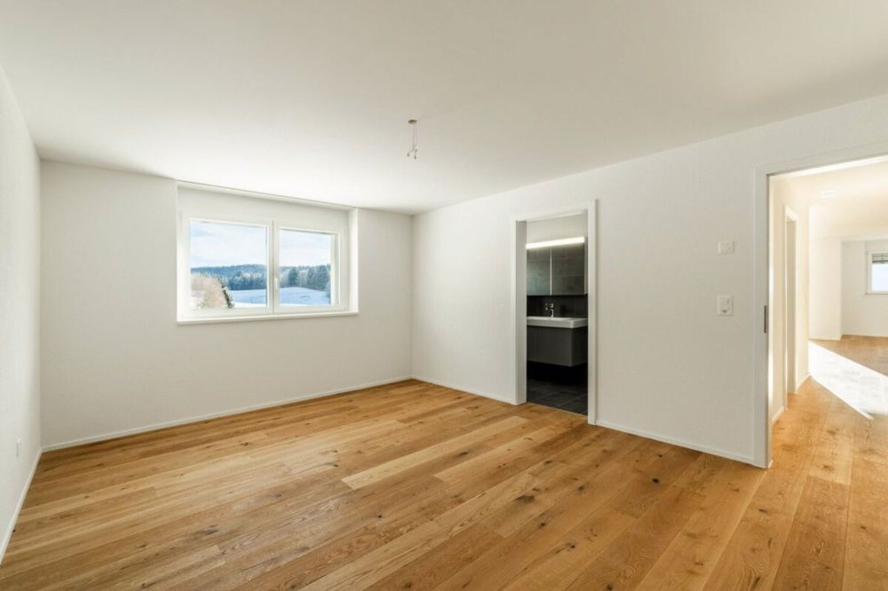 Neue 4.5-Zimmer-Wohnung mit Balkon - Bild 4