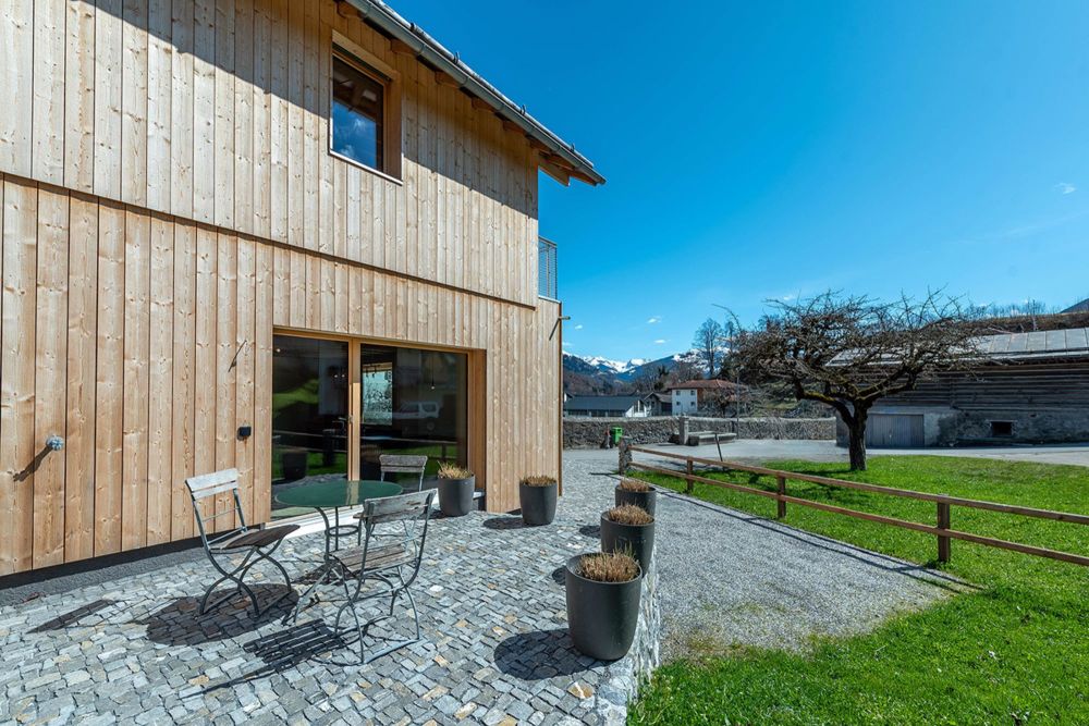 Ferienhaus mit Aussicht und moderner Architektur in Seewis - QW361_Terrasse