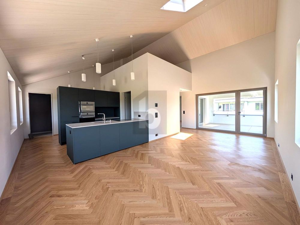 MODERN MIT GROSSER GALLERIE - Bild 1