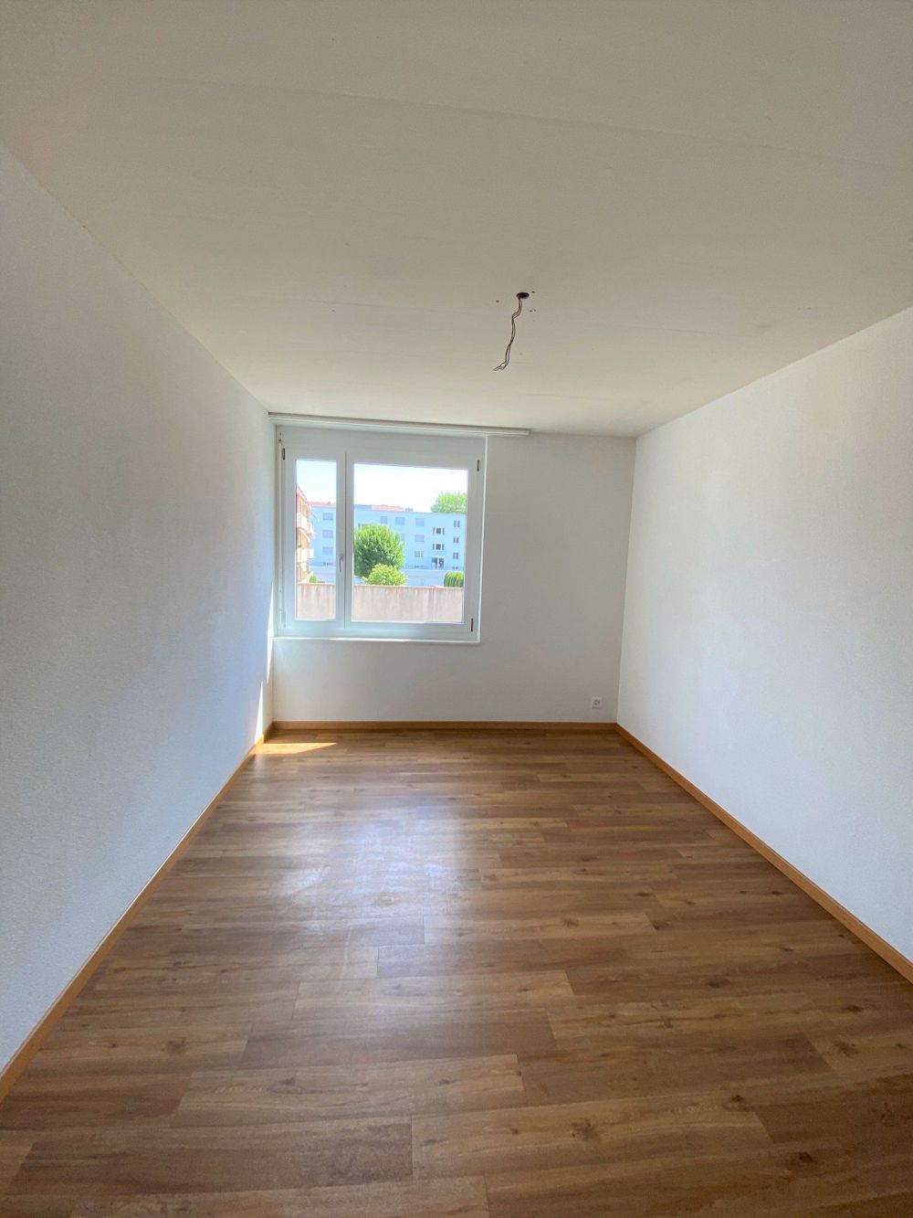 Zentral gelegene 3.5-Zimmerwohnung direkt am Bahnhof Glanzenberg - Bild 4