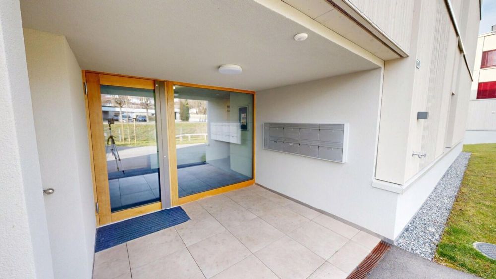Moderne 4.5-Zimmer-Wohnung in Menziken AG – Stilvoll und Lichtdurchflutet - Haupteingang