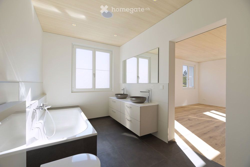 Neubau! Aussen Tradition - innen modern - an sehr sonniger Lage - Bild 8