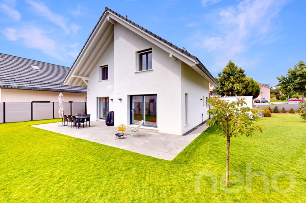 VILLA MODERNE AUX PRESTATIONS ÉLÉGANTES DANS UN QUARTIER FAMILIAL - Bild 10