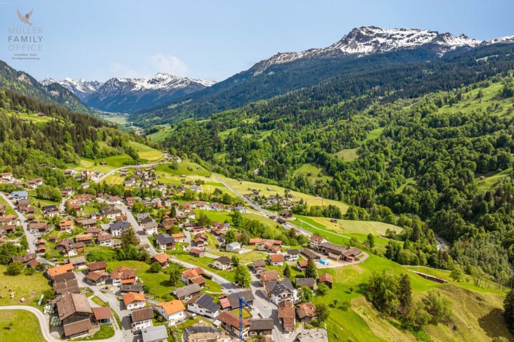Stilvolle 3 1/2 Zimmer-Gartenwohnung (Erstwohnung) mit Einfamilienhaus-Charakter - Bild 12