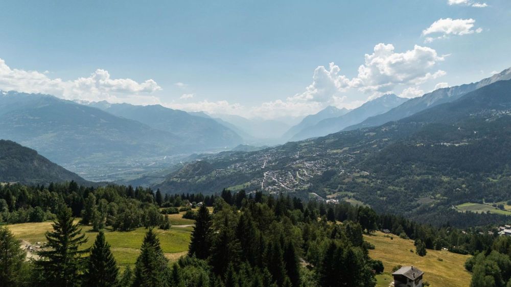 Chalet neuf à Crans-Montana avec vue panoramique - Bild 3