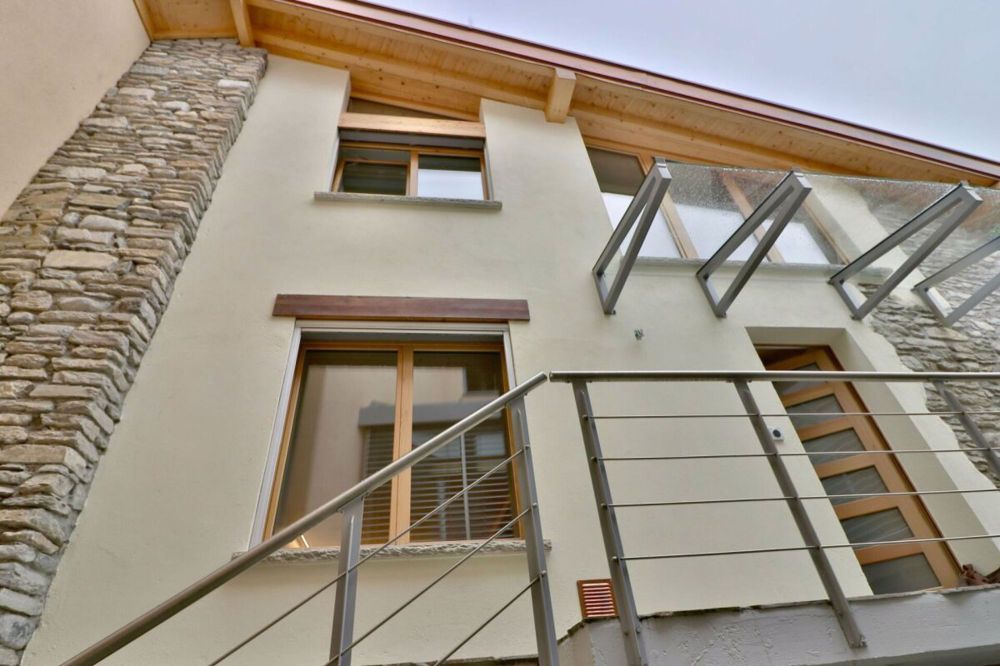 Objekt rar! Charmantes Reihenhaus mit 3,5 Zimmern, neu, mit Charme! - Bild 2