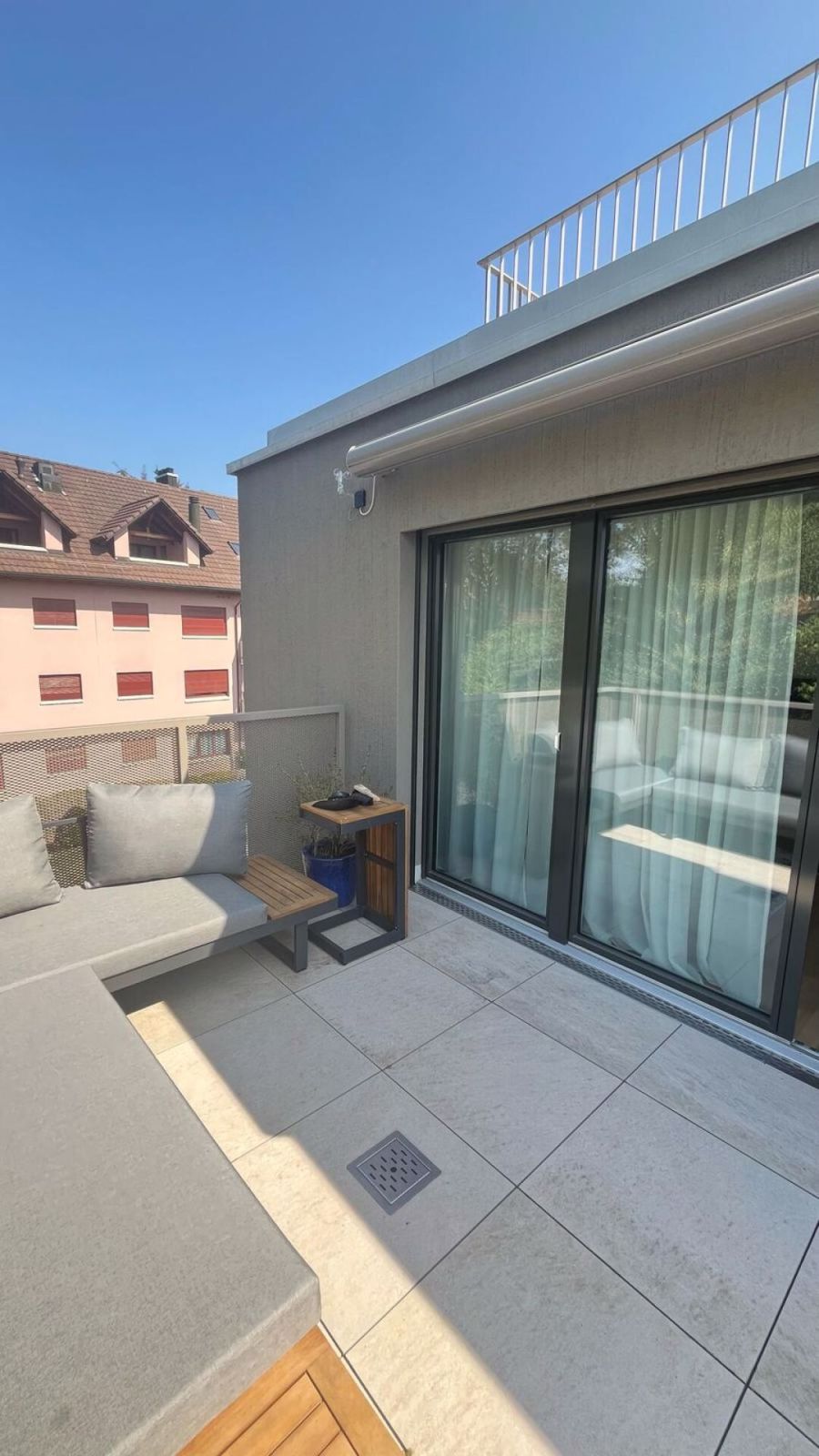 Exklusive 3.5-Zimmer-Attikawohnung mit privater Dachterrasse und ruhiger Lage in Bülach! - Bild 1