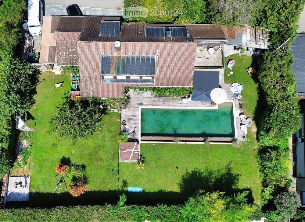 Traumhafte Lage/Garten- und Poolparadies/unmittelbar nähe Aare/viel Potenzial (Ausbau oder Neubau) - Bild 2