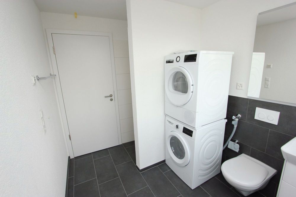 *Erstvermietung* von exklusiver 2.5-Zimmer-Wohnung in Nähe des Thunersees! - Bild 4