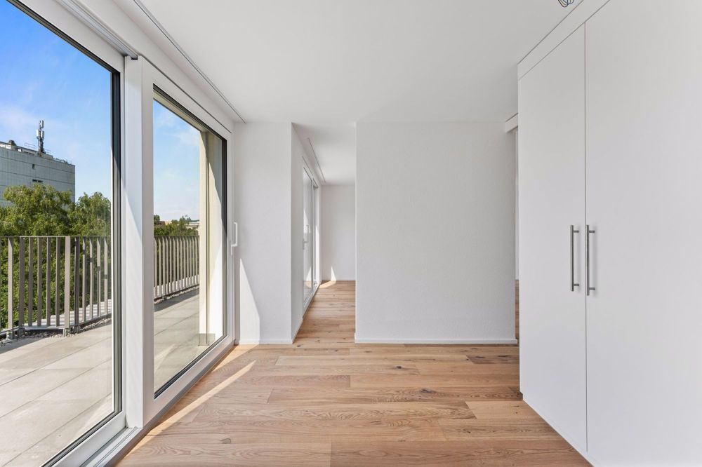 ERSTVERMIETUNG NACH NEUBAU: 2.5-Zimmer-Attikawohnungen mit grossen Terrassen - Bild 3