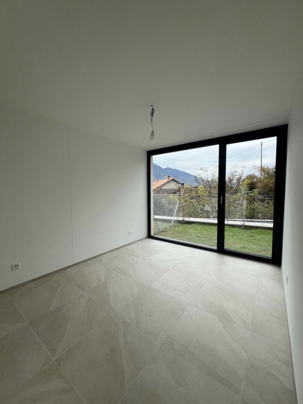 Wohnung mit 3.5 Zimmern und Garten in Tenero - Bild 8