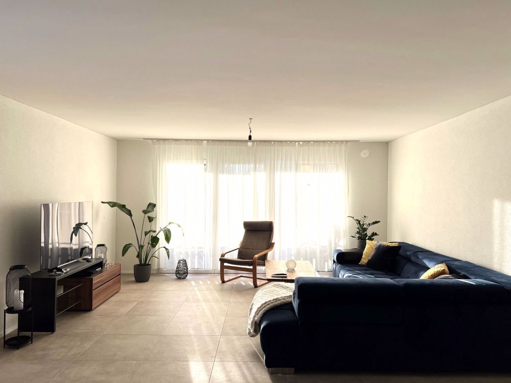 Grosse 2.5 Zimmer WHG 0.2 im Erdgeschoss mit Sitzplatz und Garten - Bild 2