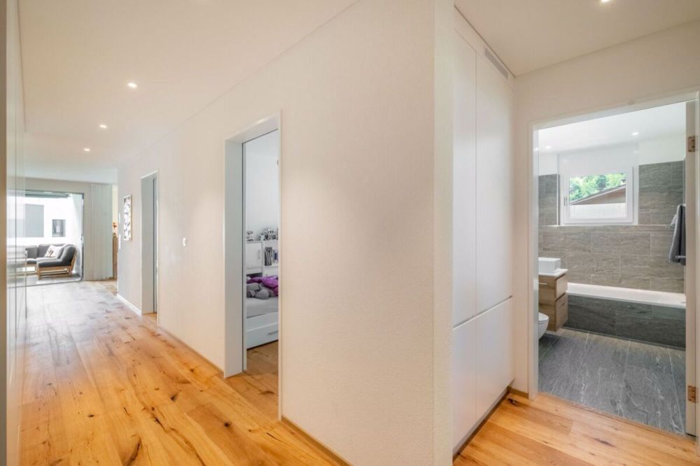 Neuwertige 4.5 Zimmerwohnung mit Wohlfühlcharakter - Bild 9