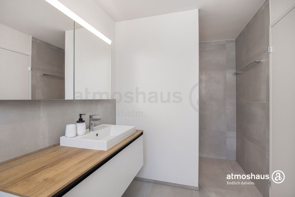 Charmantes Zweifamilienhaus: Modern, Sonniger Sitzplatz, mit Weitblick - Bild 5