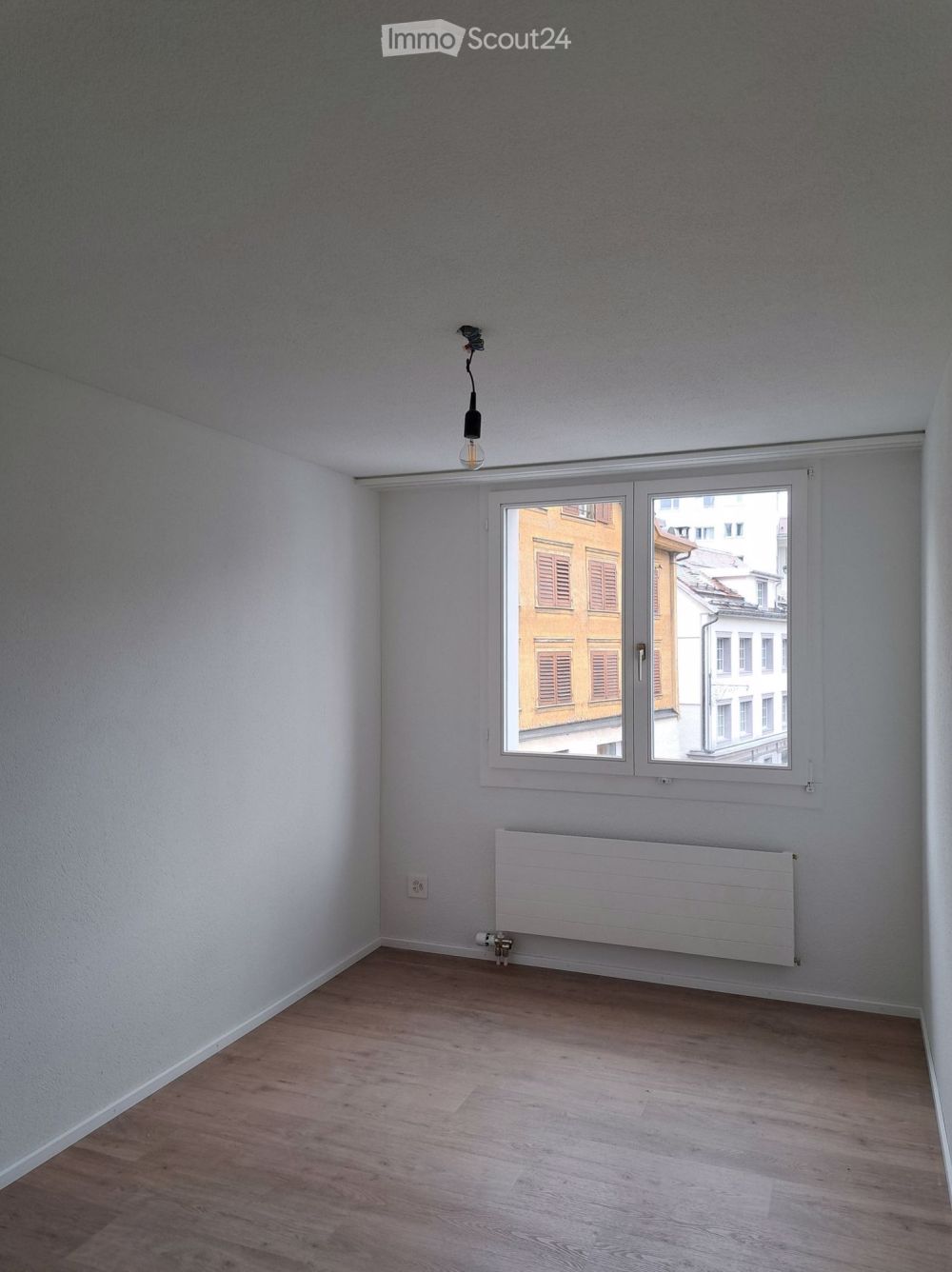 Charmante 5.5-Zimmer-Wohnung mit grosser Terrasse im Zentrum von Einsiedeln - Bild 8