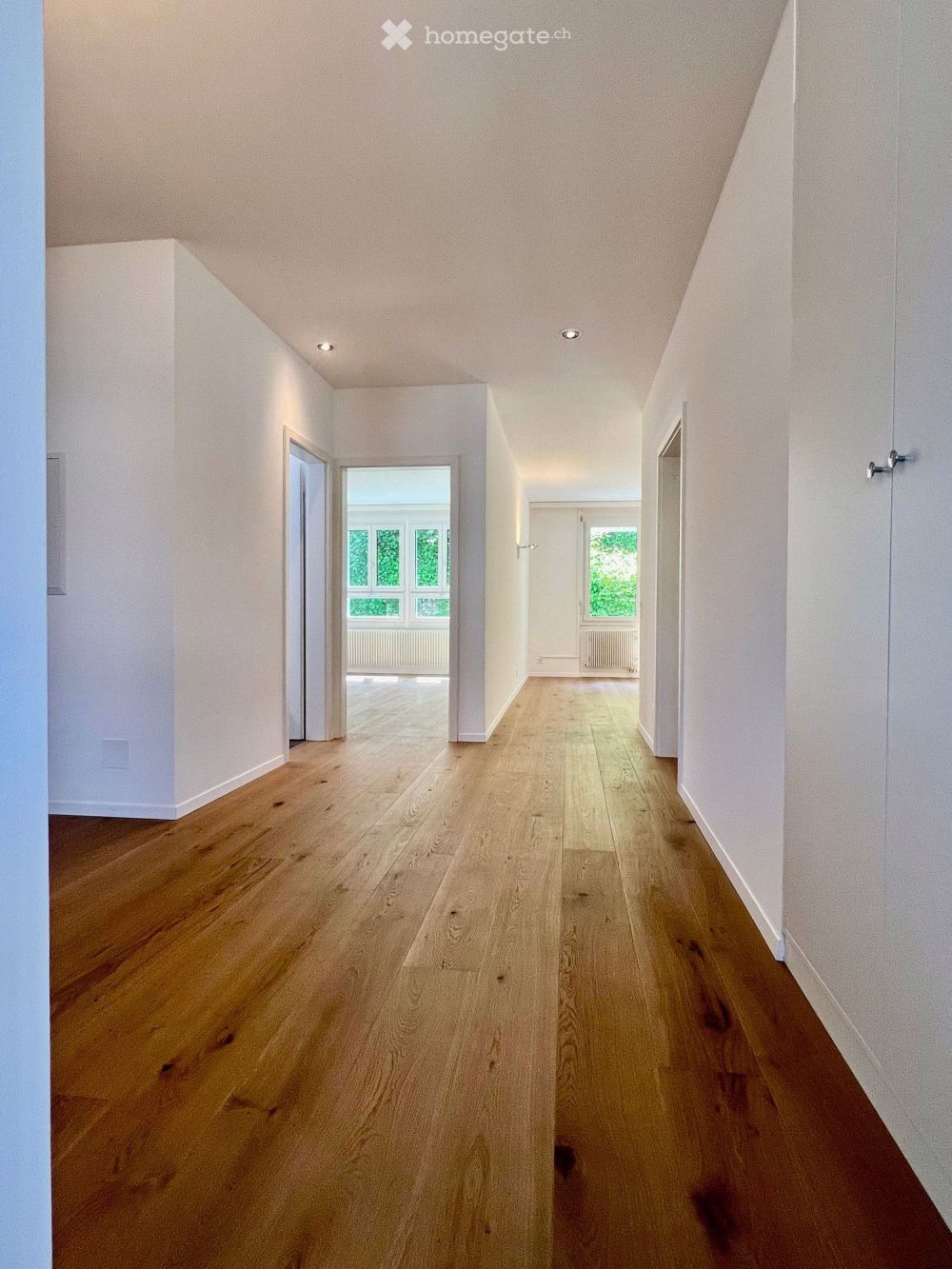 Erstbezug! Neue, grosse und luxuriöse Wohnung mit Gartensitzplatz an zentraler Lage zu vermieten. - Bild 2