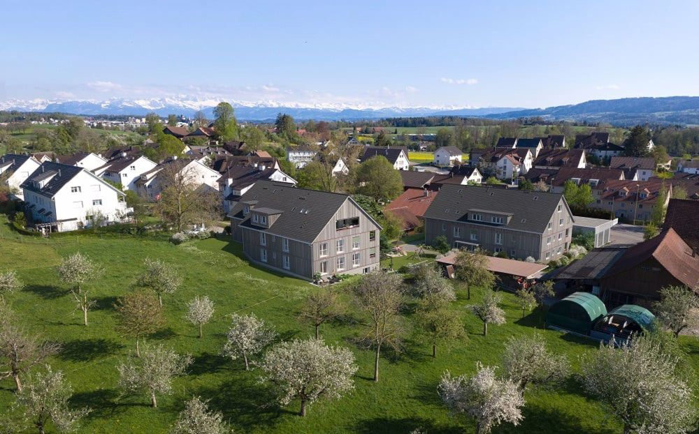 ruhig gelegene und grosszügig konzipierte Maisonette-Wohnung - Bild 2