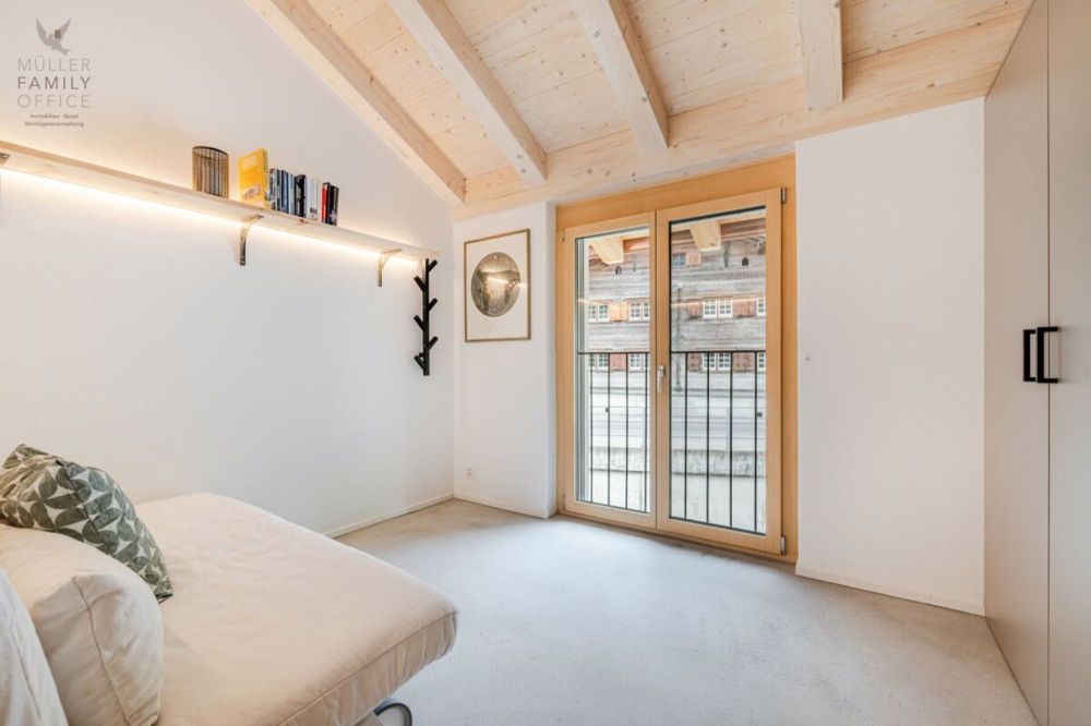 Exklusive 4 1/2 Zimmer-Dachwohnung (Erstwohnung) mit Wohnkomfort auf höchstem Niveau und atemberaubender Aussicht - Bild 10