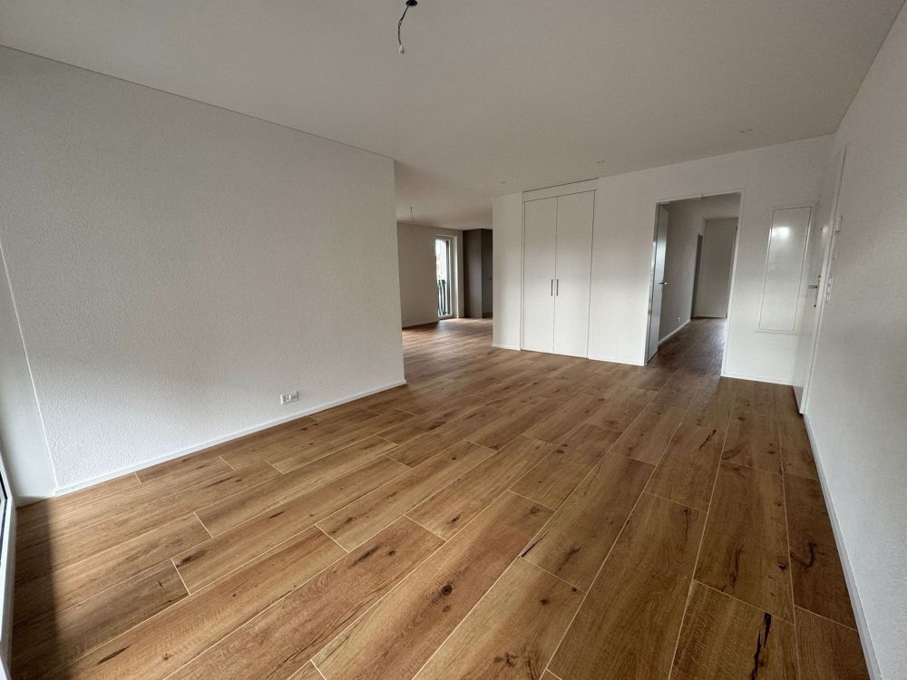 Grosszügige 3.5-Zimmerwohnung im Eigentumsstandard zu vermieten - Bild 4