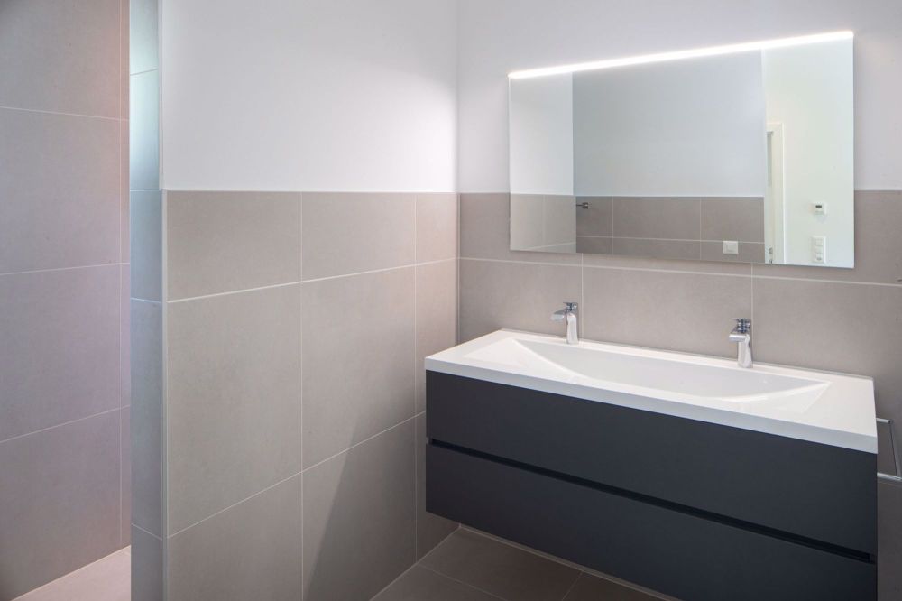 Villa neu erbaut und atemberaubend mit 6,5 Zimmern und Aussicht in Crans-Montana - Bild 9