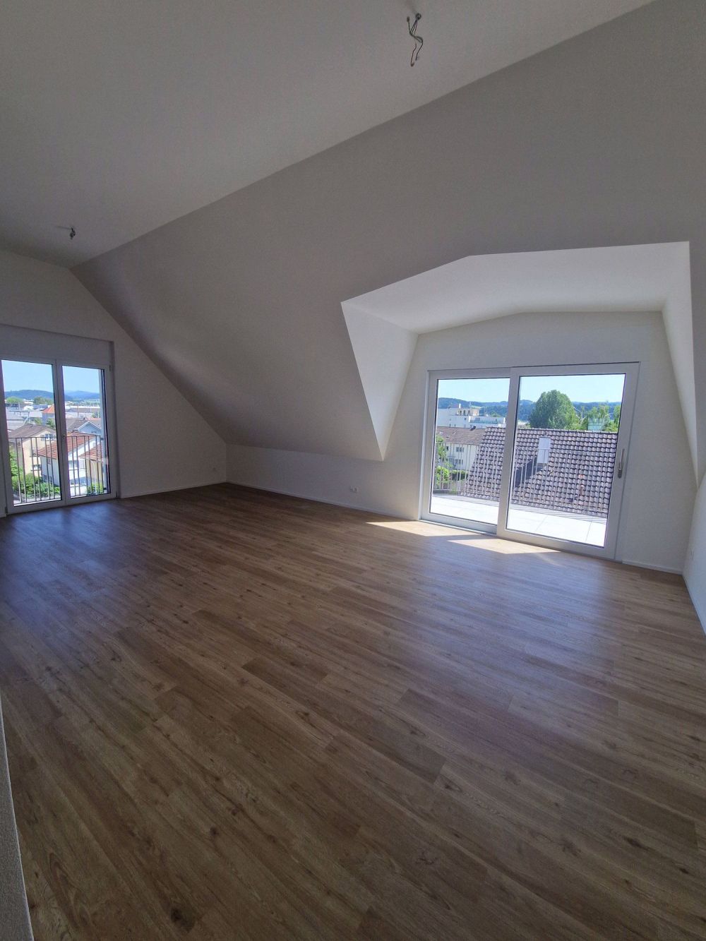 Moderne 4.5-Zimmer-Dachwohnung mit Balkon in Wil - Bild 3