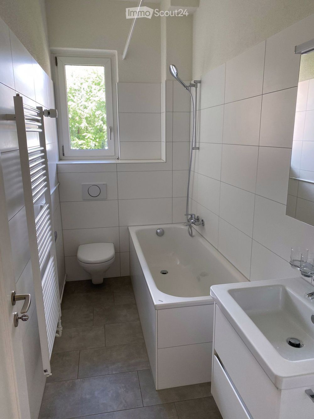 Komplett neu sanierte 4.5 Zimmerwohnung an bester Lage in Wabern - Bild 4