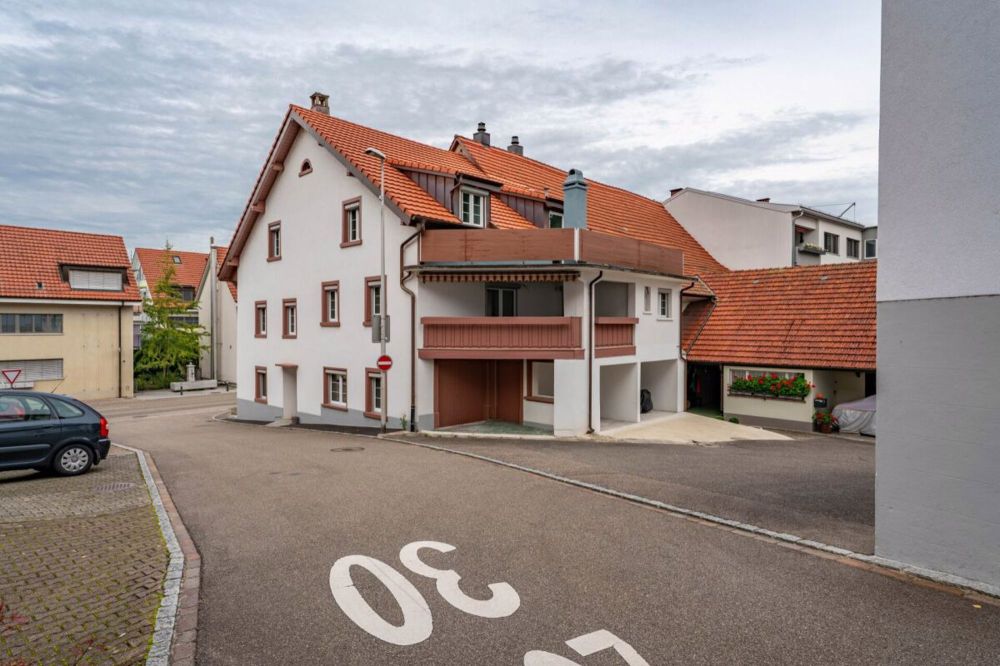 Kernsaniertes Wohn- & Geschäftshaus mit Charakter - zentrumsnah in Mumpf - Bild 3