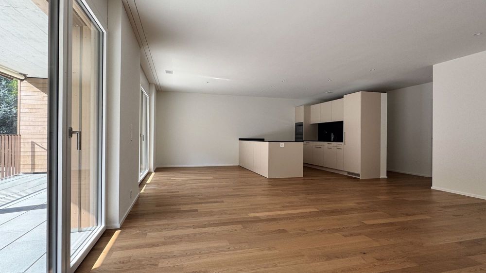 Wohnung mit riesiger Terrasse - Hochwertig ausgebaut und bezugsbereit - Bild 4