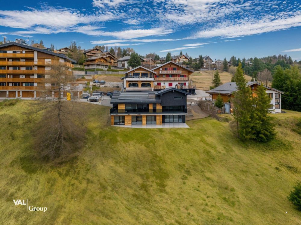 Architecture moderne et vue imprenable sur les Alpes valaisannes - Bild 1