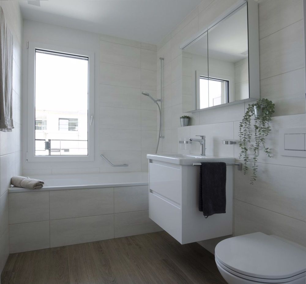 ERSTVERMIETUNG - Wohnen an ruhiger Lage - Badezimmer.jpg